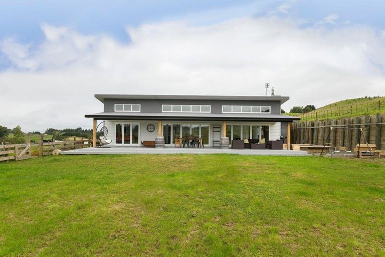 Photo of property in 143e Smith Road, Dannevirke, 4978