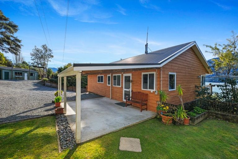 Photo of property in 674 Moetapu Bay Road, Moetapu Bay, Picton, 7282