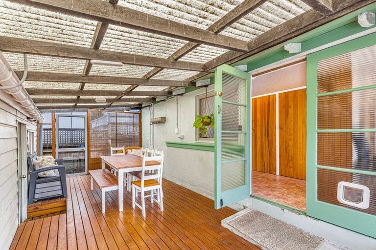 Photo of property in 61a Woodside Road, Massey, Auckland, 0614