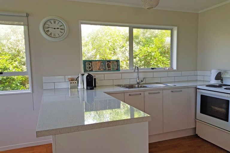 Photo of property in 11 Te Kapua Street, Oakura, Hikurangi, 0184
