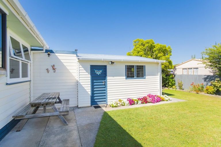 Photo of property in 37 Macdonald Street, Te Hapara, Gisborne, 4010