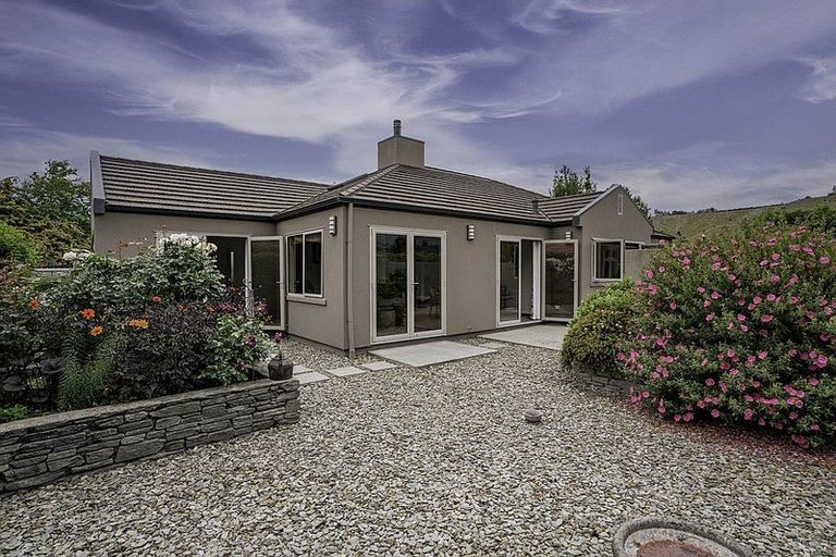 Photo of property in 21 Pisa Moorings Road, Mount Pisa, Cromwell, 9383