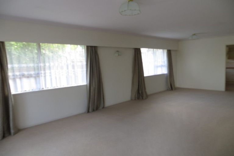 Photo of property in 2/1 Bramley Drive, Farm Cove, Auckland, 2012