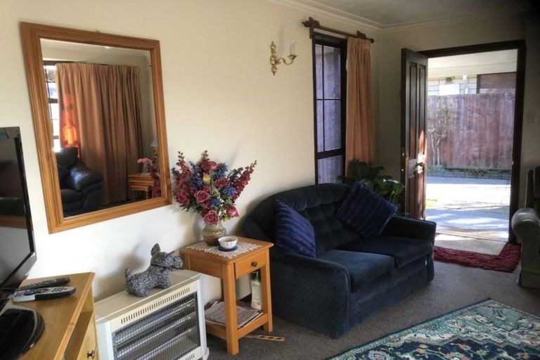 Photo of property in 1/37 Karnak Crescent, Russley, Christchurch, 8042