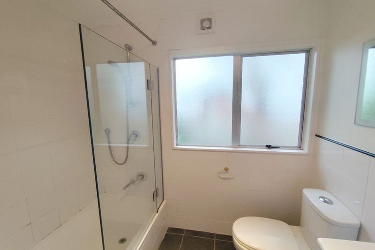 Photo of property in 72a Astley Avenue, New Lynn, Auckland, 0600