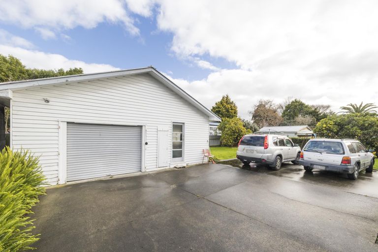 Photo of property in 77 Savage Crescent, West End, Palmerston North, 4412