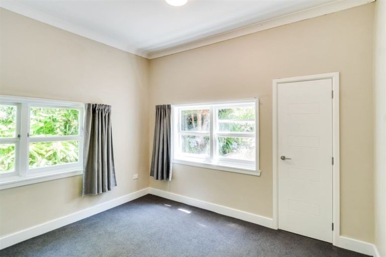 Photo of property in 30 Coote Road, Bluff Hill, Napier, 4110