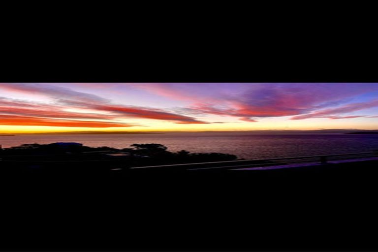 Photo of property in 58 Ferry Road, Days Bay, Lower Hutt, 5013