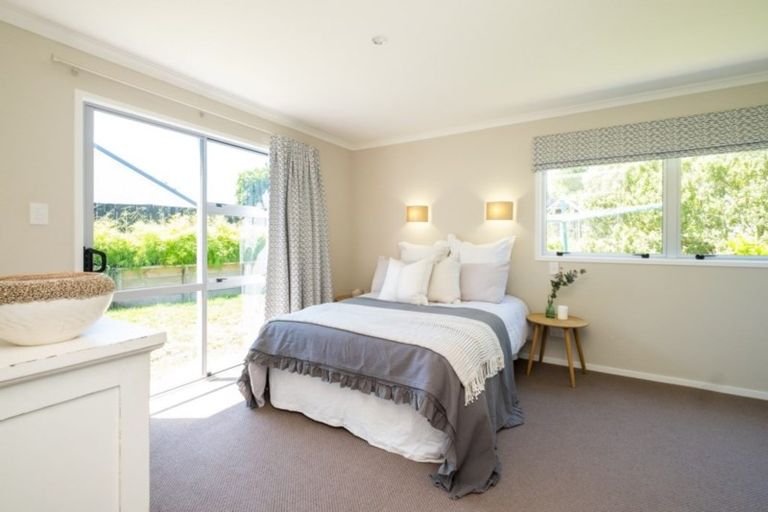 Photo of property in 15 Emerald Hill, Havelock North, 4130