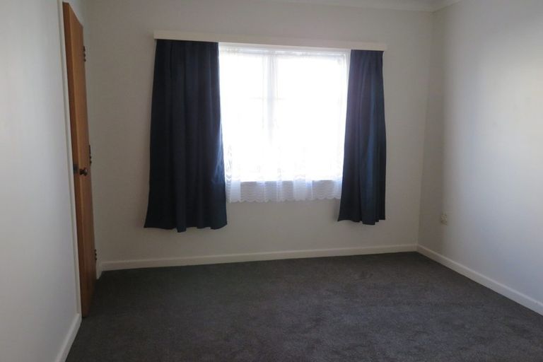 Photo of property in 65 Pleasant Road, Glen Eden, Auckland, 0602