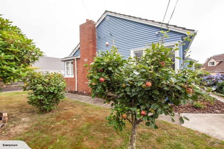 Photo of property in 10 Kipling Street, Johnsonville, Wellington, 6037