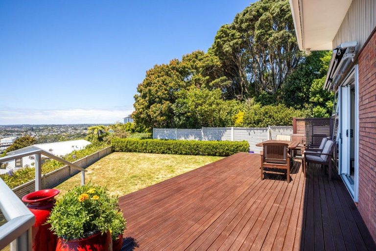 Photo of property in 19 Port View Crescent, Moturoa, New Plymouth, 4310