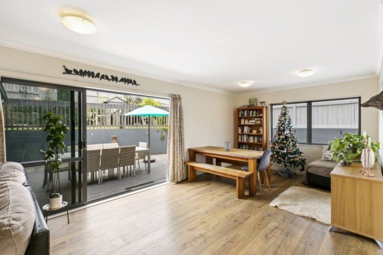 Photo of property in 16 Rosella Drive, Welcome Bay, Tauranga, 3112