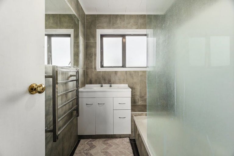 Photo of property in 10 Amber Place, Pukehangi, Rotorua, 3015