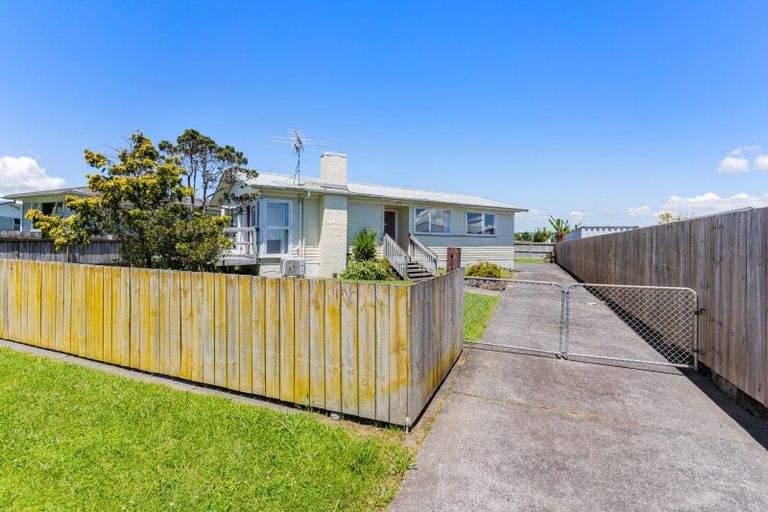 Photo of property in 22 President Avenue, Papakura, 2110