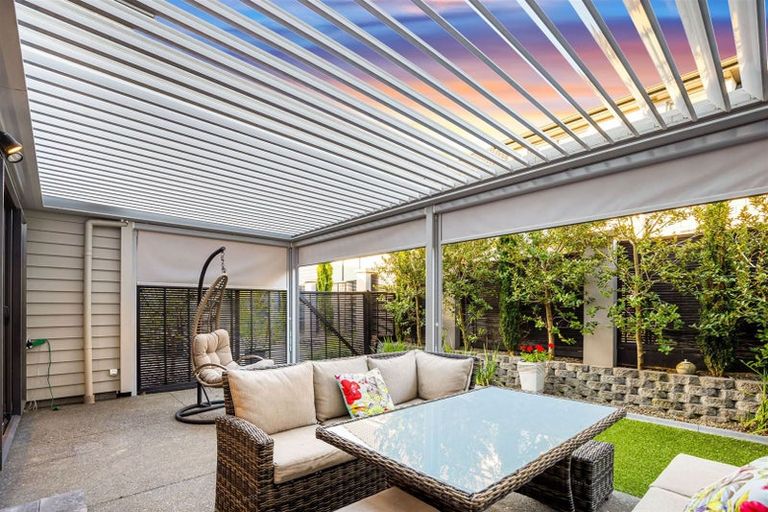 Photo of property in 24a Bluefin Way, West Harbour, Auckland, 0618