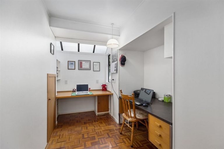 Photo of property in 27 Mercury Way, Whitby, Porirua, 5024