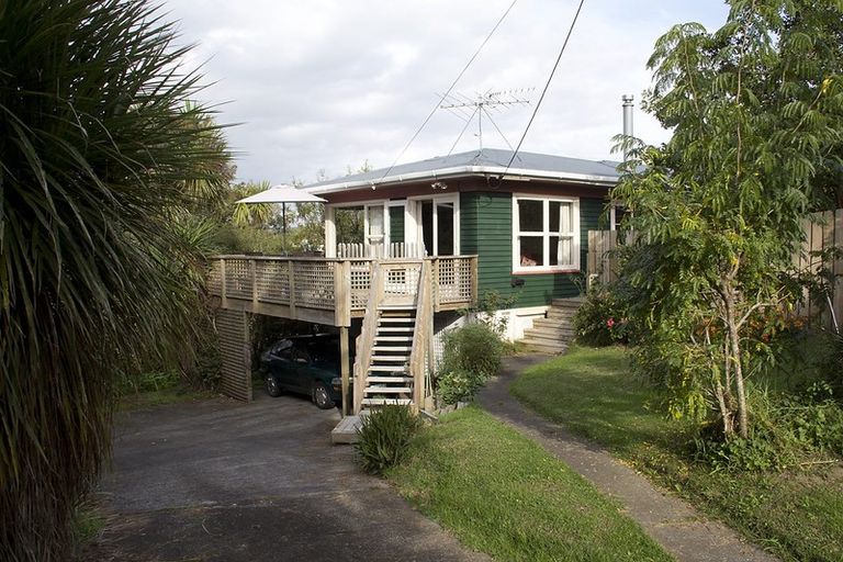 Photo of property in 1a Verbena Road, Birkdale, Auckland, 0626