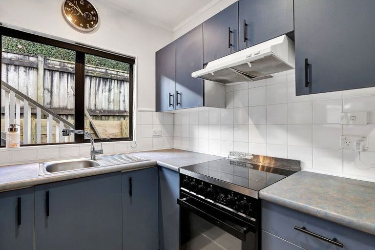Photo of property in 92 Heta Road, Highlands Park, New Plymouth, 4312