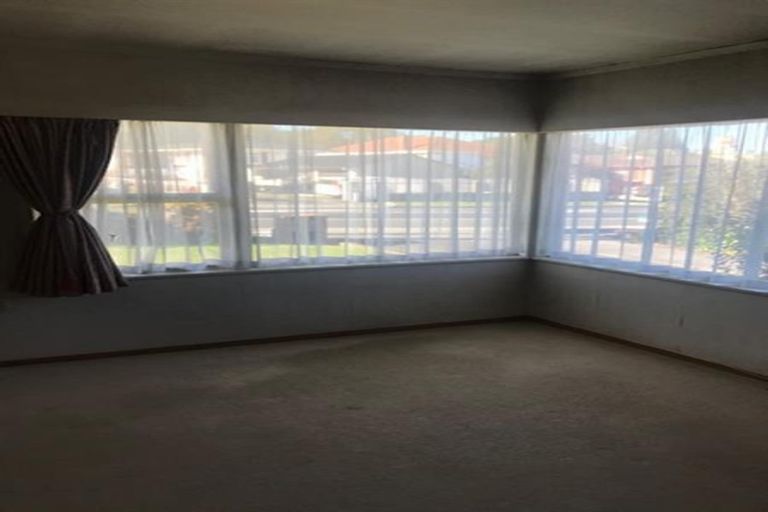 Photo of property in 2/93 Great South Road, Manurewa, Auckland, 2102