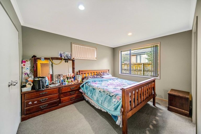 Photo of property in 35 Plumley Crescent, Mangere, Auckland, 2022