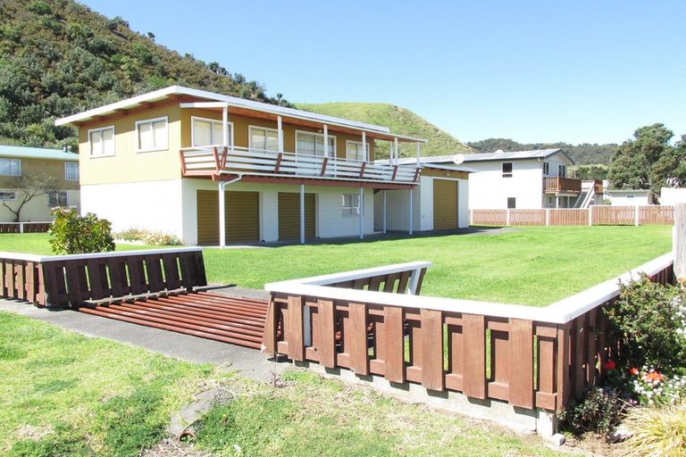 Photo of property in 48 Moana Drive, Mahia, 4198