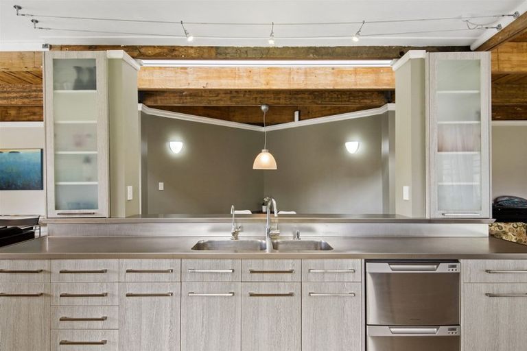 Photo of property in 890 Beach Road, Waiake, Auckland, 0630