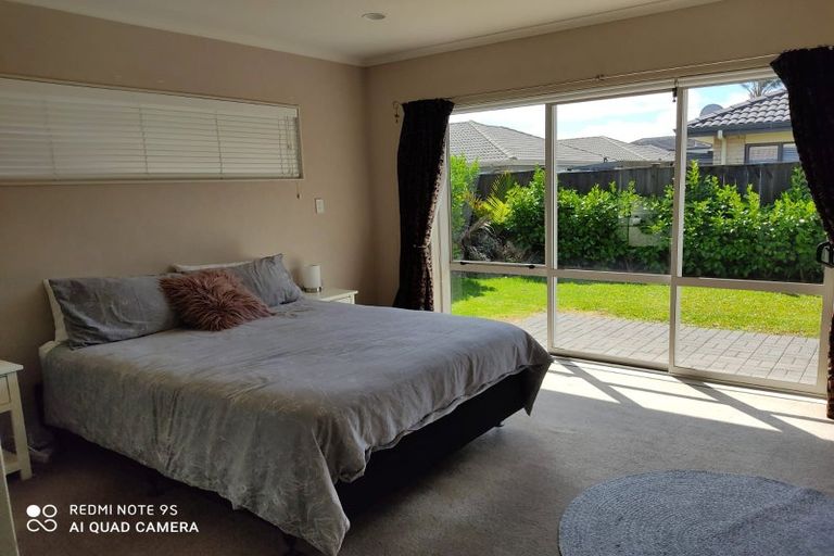 Photo of property in 35 Stranraer Crescent, Wattle Downs, Auckland, 2103
