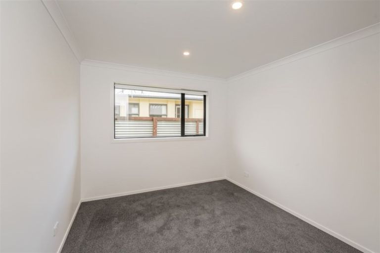 Photo of property in 42 Featherston Street, Levin, 5510