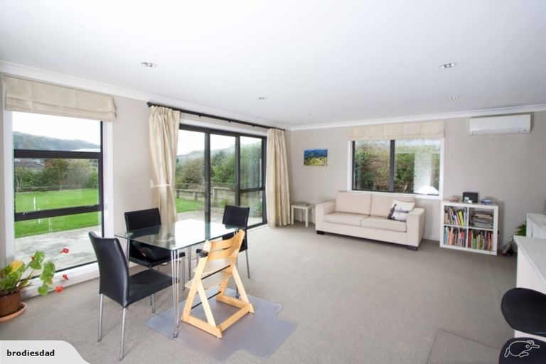 Photo of property in 160 Woodman Drive, Tawa, Wellington, 5028