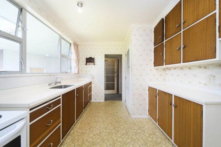 Photo of property in 87 Wikiriwhi Crescent, Awapuni, Palmerston North, 4412