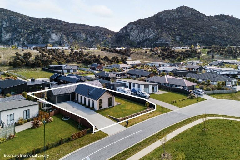 Photo of property in 3 Pepperwood Green, Albert Town, Wanaka, 9305