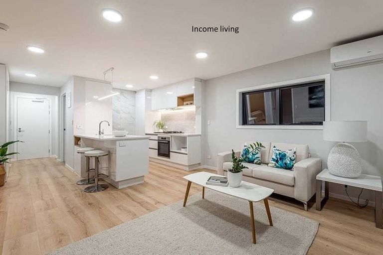 Photo of property in 24a Lyons Avenue, Murrays Bay, Auckland, 0630