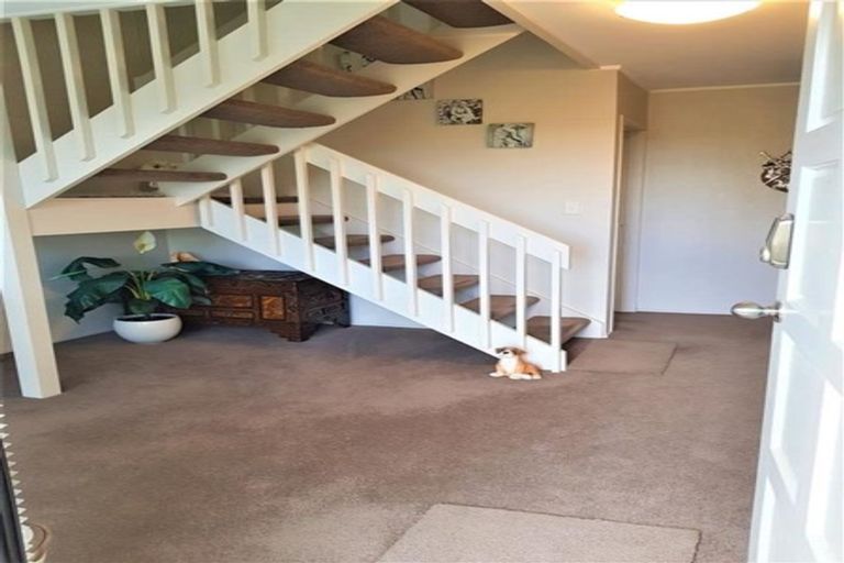 Photo of property in 1/39 Calypso Place, Rothesay Bay, Auckland, 0630