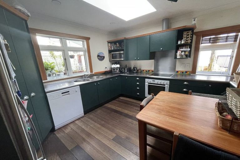 Photo of property in 12 Elmslie Road, Pinehaven, Upper Hutt, 5019