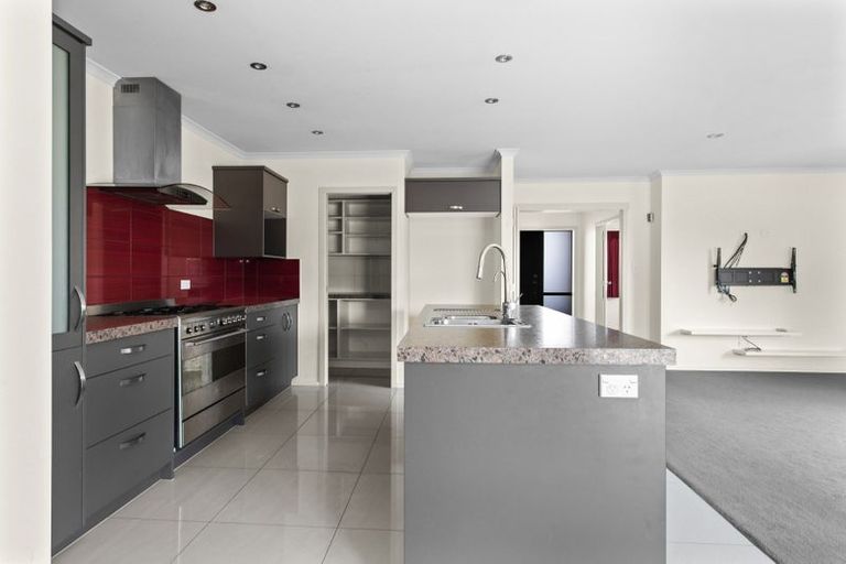 Photo of property in 22 Whitney Place, Rototuna North, Hamilton, 3210