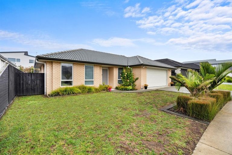 Photo of property in 17 Trevally Place, Snells Beach, 0920