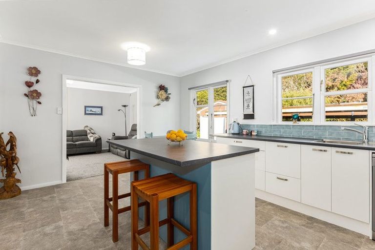 Photo of property in 106 Hine Road, Wainuiomata, Lower Hutt, 5014