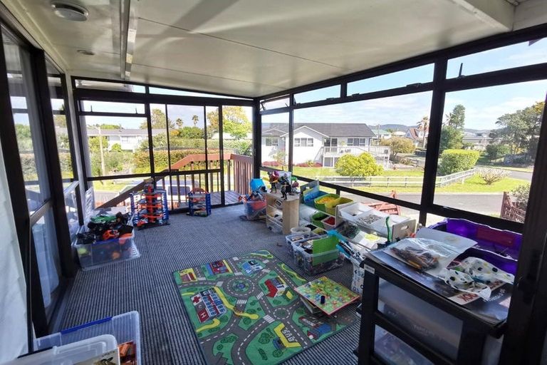 Photo of property in 28 Manaia View Road, One Tree Point, 0118