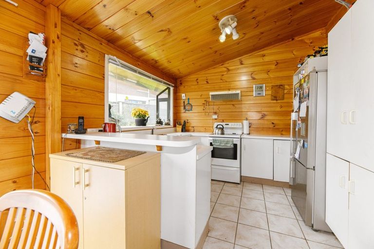 Photo of property in 3 Cantua Close, Totara Heights, Auckland, 2105