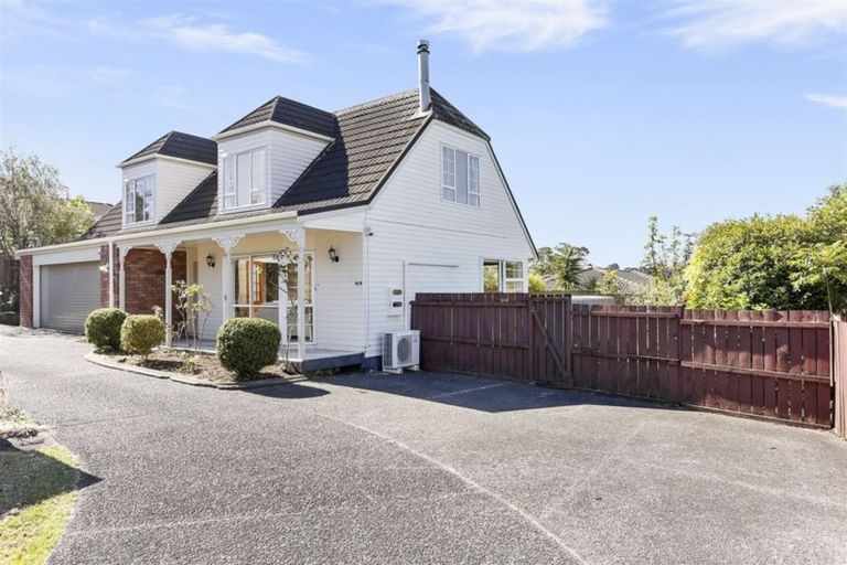 Photo of property in 2/16 Fernbird Place, Massey, Auckland, 0614