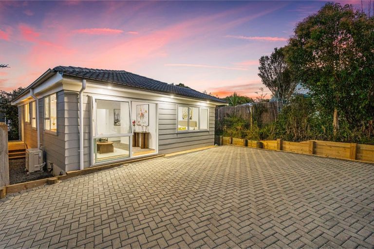 Photo of property in 40b Tiroroa Avenue, Te Atatu South, Auckland, 0610