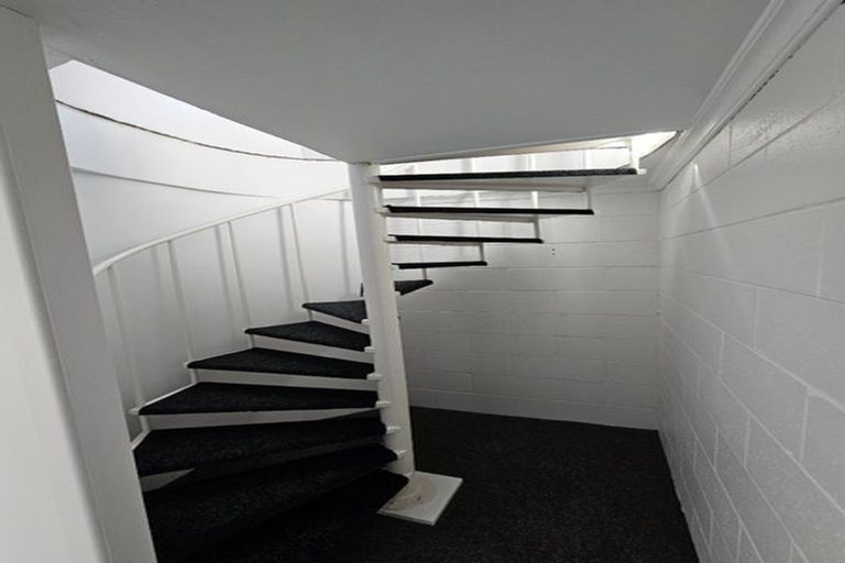 Photo of property in 10 Paritutu Road, Spotswood, New Plymouth, 4310