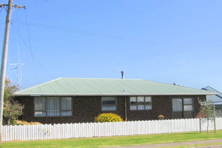 Photo of property in 33 Hawea Street, Mount Maunganui, 3116