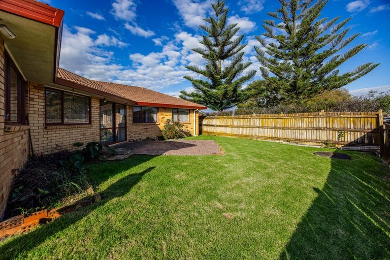 Photo of property in 15 Tilberg Street, Favona, Auckland, 2024