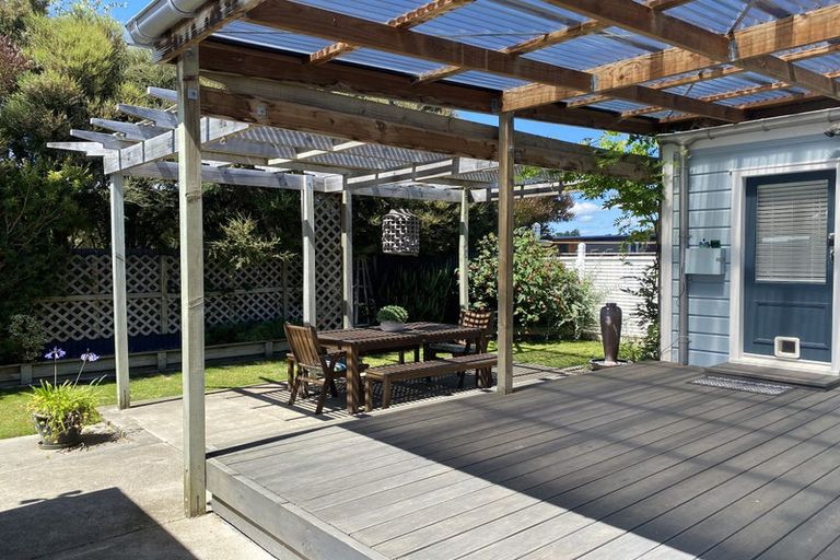 Photo of property in 32a Esther Street, Martinborough, 5711