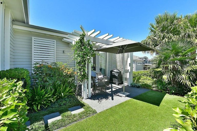 Photo of property in 46 Panorama Heights, Orewa, 0931