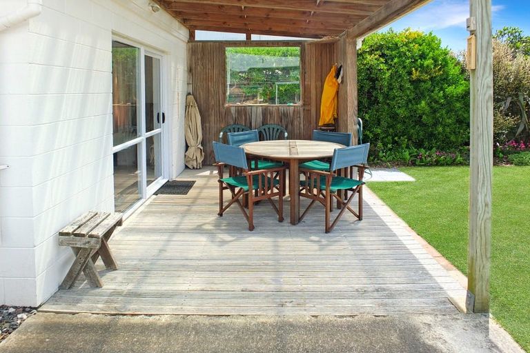 Photo of property in 31 Nash Parade, Foxton Beach, Foxton, 4815