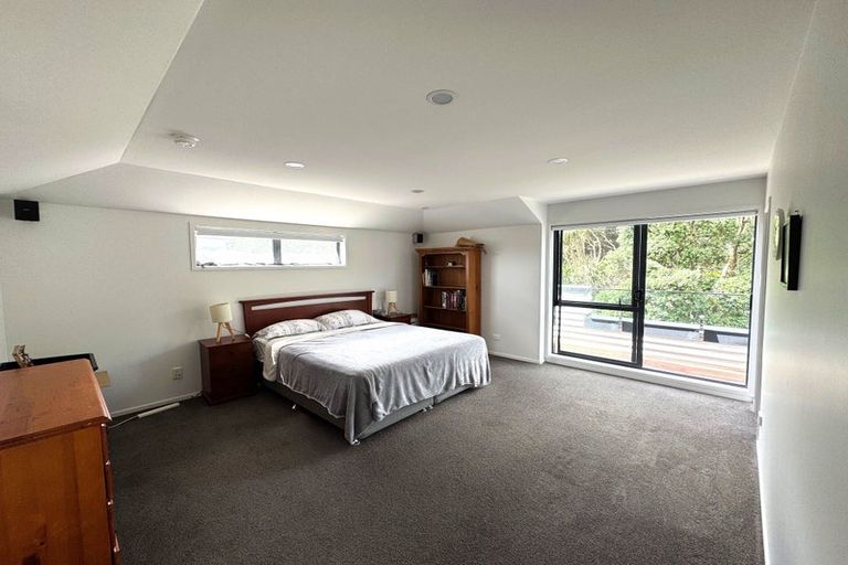 Photo of property in 7 Lone Tree Avenue, Te Atatu Peninsula, Auckland, 0610