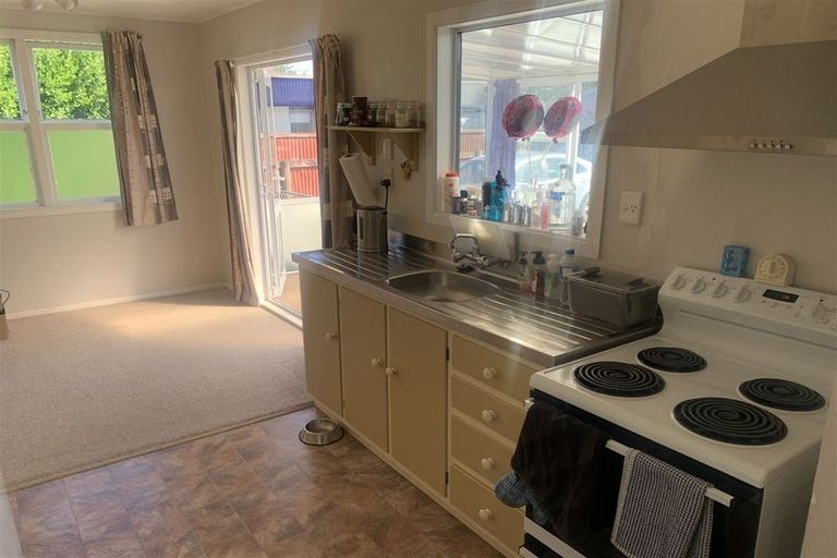 Photo of property in 12 Fisher Place, Carterton, 5713